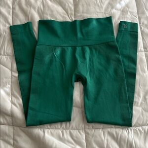 SET Active Sculptflex leggings, Groovy green color, size women's small NWOT